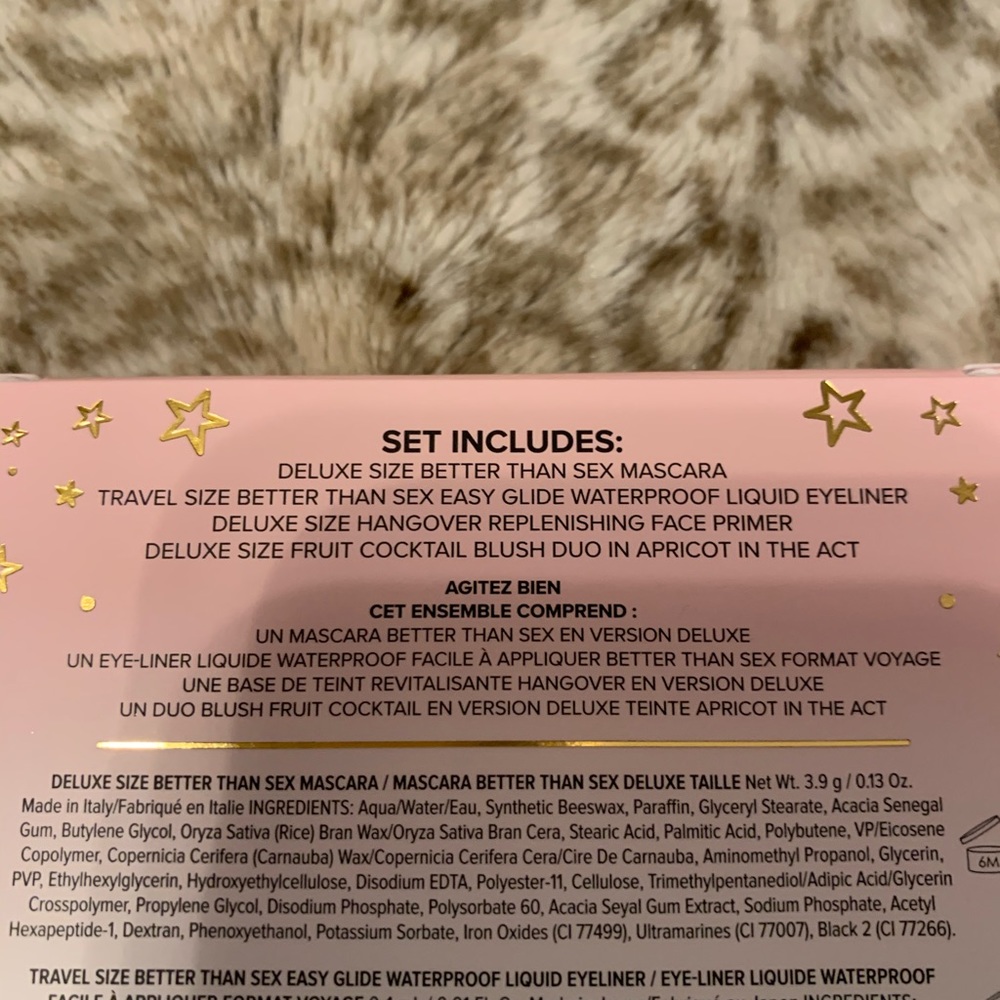 Too Faced makeup set - Picture 2 of 3